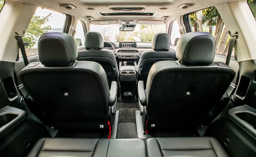 kelebihan dan kekurangan mobil 3 baris - Moladin