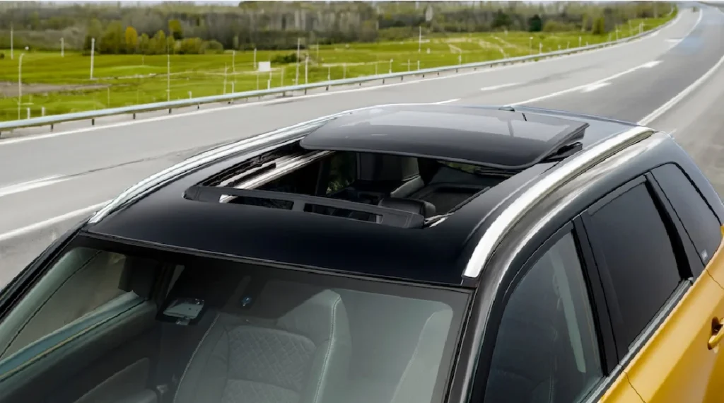 mobil listrik yang ada sunroof - Moladin