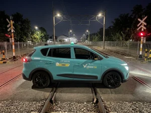 Spesifikasi Taksi Hijau VinFast VF e34 yang Mogok di Tengah Rel Kereta