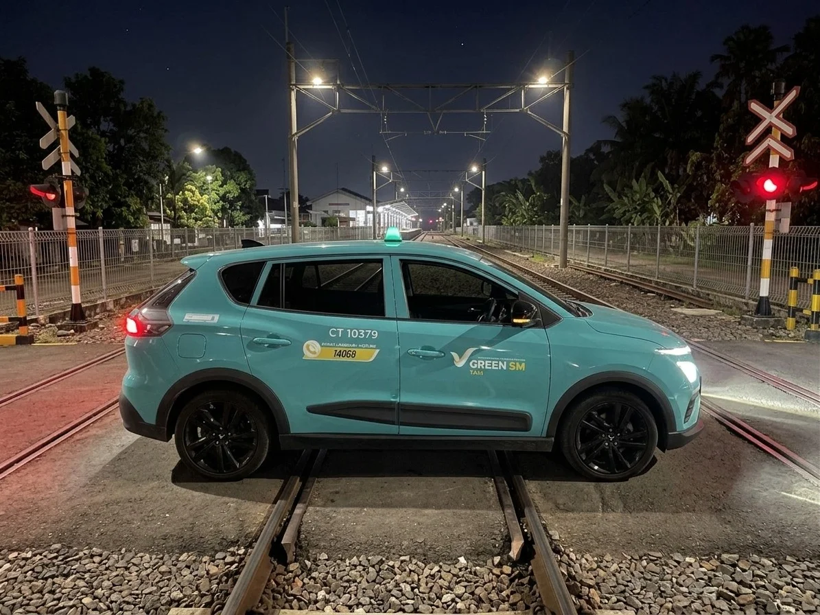 Spesifikasi Taksi Hijau VinFast VF e34 yang Mogok di Tengah Rel Kereta