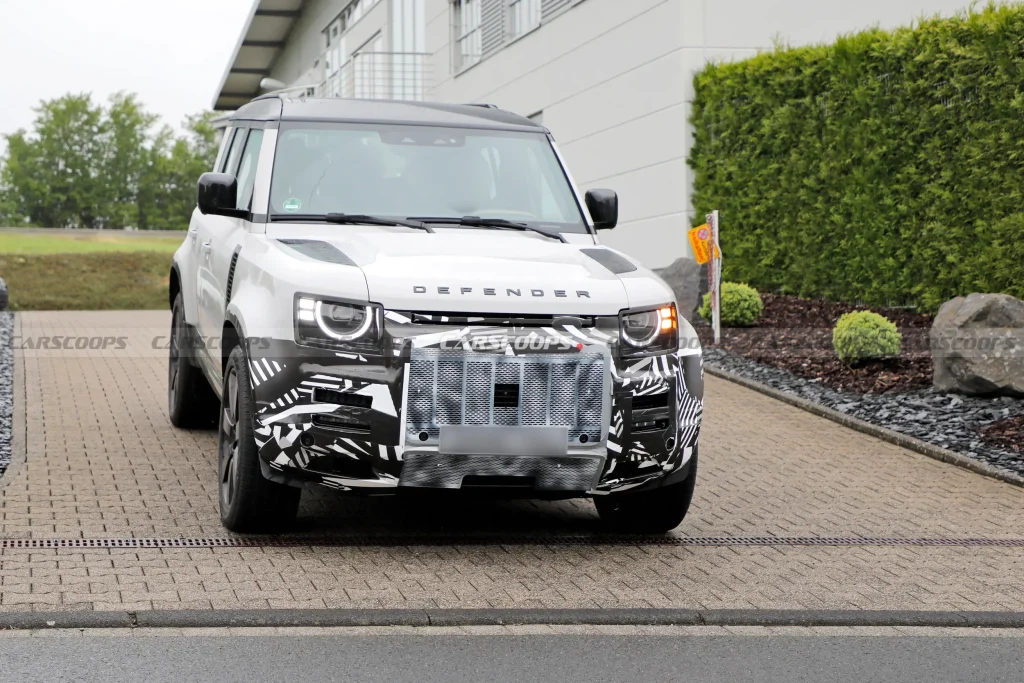 2027 Land Rover Defender 22