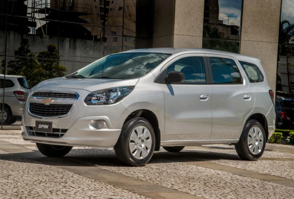 Chevrolet Spin mobil bekas 3 baris 50 jutaan - Moladin