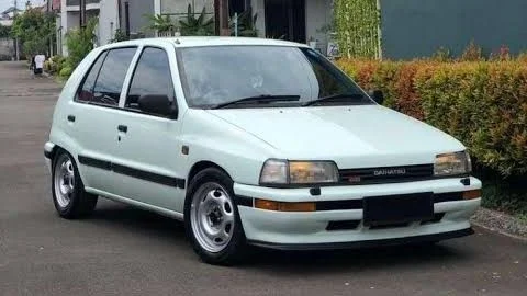 Daihatsu Charade mobil timeless murah budget 30 juta - Moladin