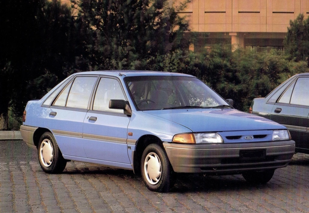 10 Mobil Bekas 10 Jutaan yang Masih Layak Dibeli In This Economy Ford Laser mobil bekas 10 jutaan - Moladin