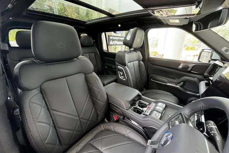 Interior Denza B8 - Moladin