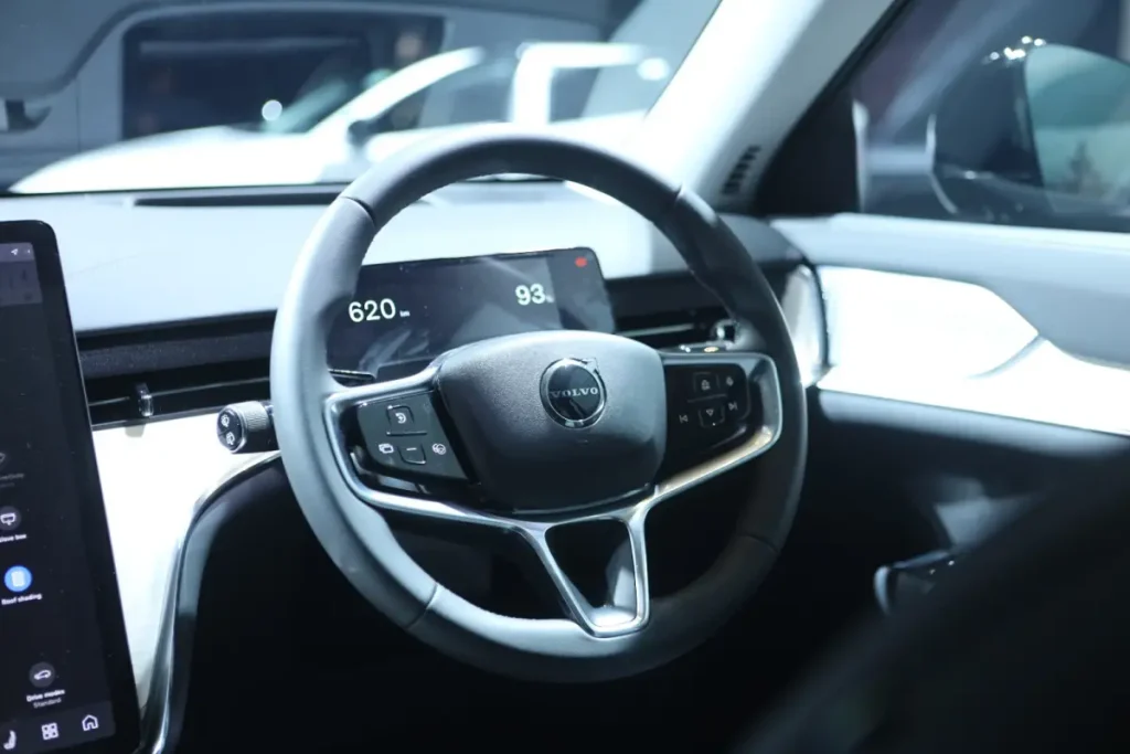 Interior bagian dalam Volvo EX90
