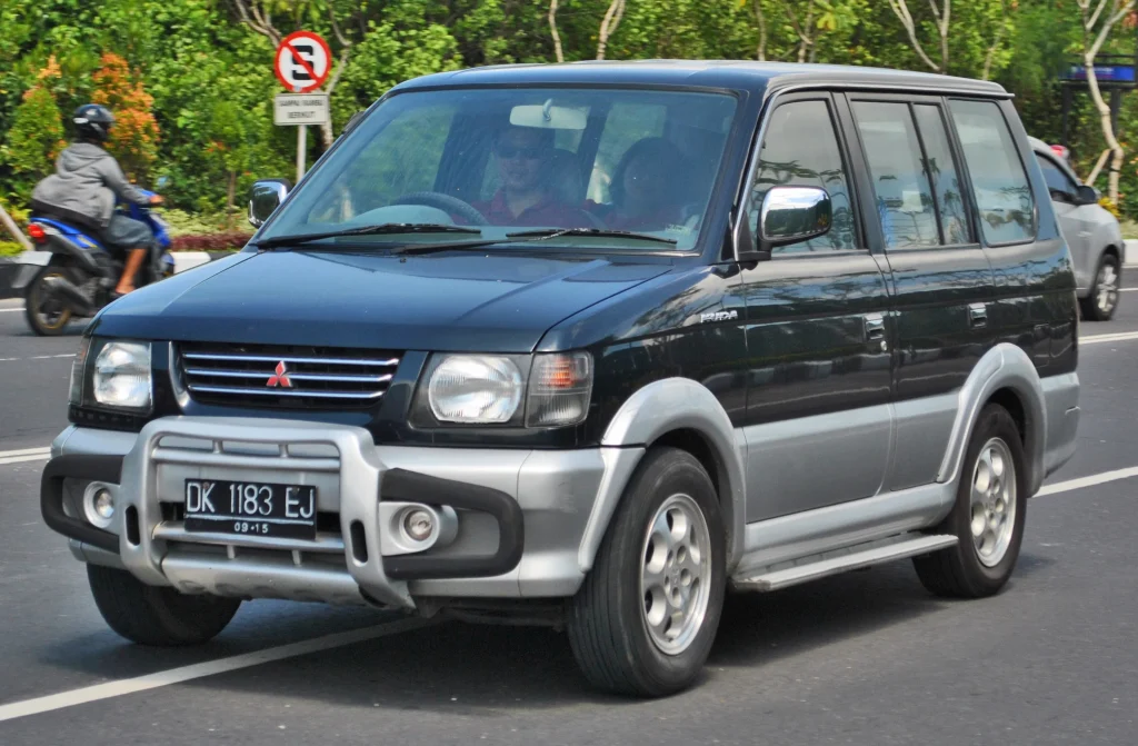 Mitsubishi Kuda mobil bekas RWD murah - Moladin