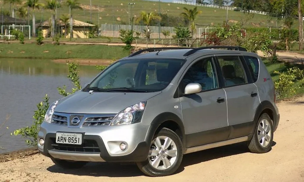 Nissan Livina X-Gear 2014 mobil LCGC bekas ground clearance tinggi - Moladin
