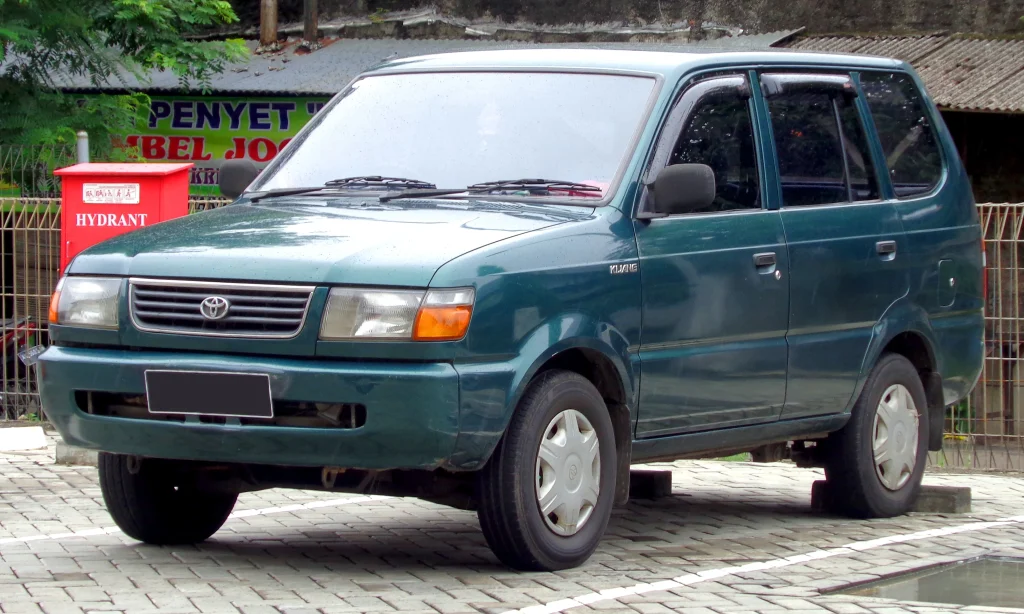 Toyota Kijang LGX mobil bekas tahan banting di bawah 100 juta - Moladin
