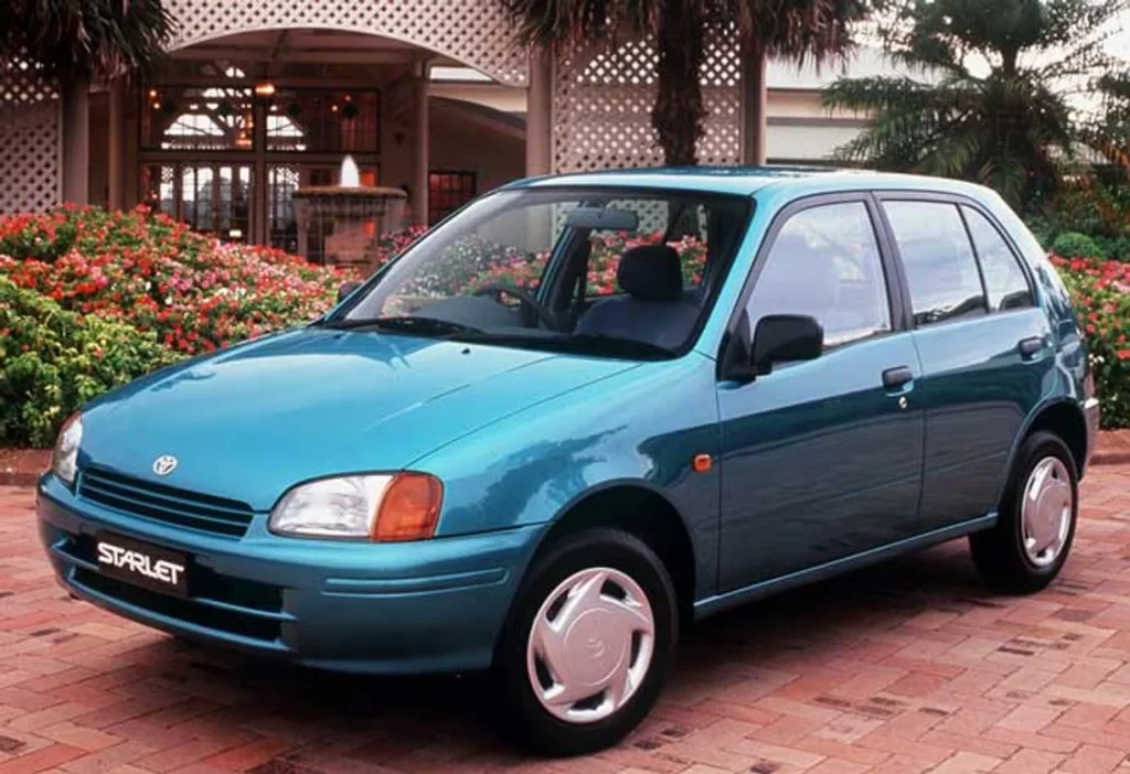 30 Juta Dapat Mobil Apa di Tahun 2026? Cek 8 Pilihan Sedan & Hatchback! Toyota Starlet 1996 - Moladin