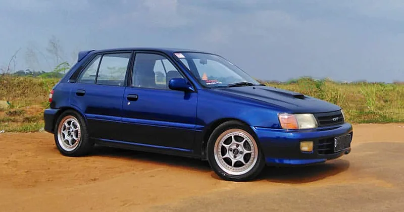 7 Mobil Bekas Seharga Motor Baru, Mulai Rp17 Jutaan Bisa Bawa Sedan! Toyota Starlet Kapsul mobil bekas seharga motor baru - Moladin