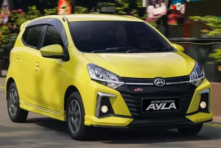 8 Mobil Kecil Bekas untuk Lansia, Irit BBM dan Nyaman Dipakai Harian daihatsu ayla mobil kecil bekas untuk lansia - Moladin