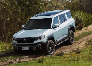 Spesifikasi Denza B8 2026, SUV Hybrid 578 PS yang Siap Tantang Land Cruiser!