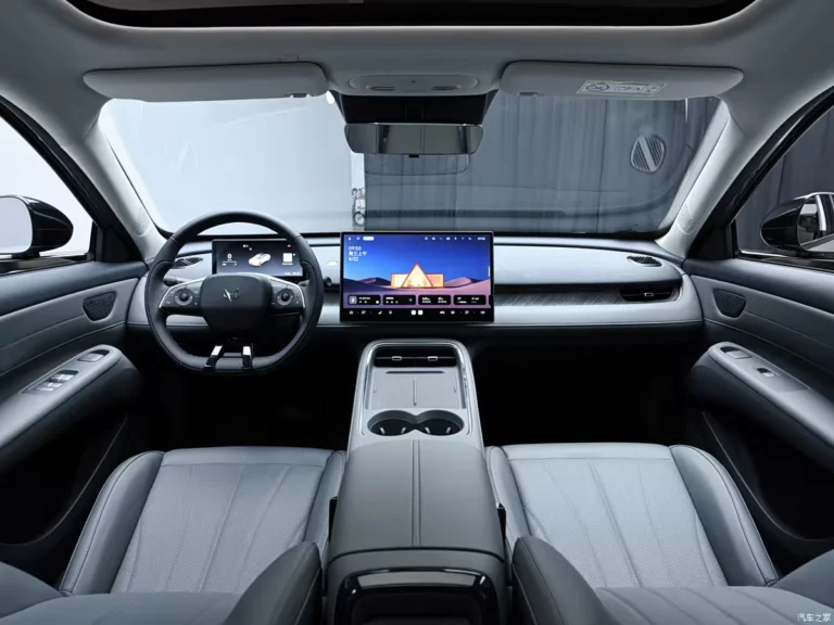 BAIC Arcfox S3 Meluncur 22 Mei 2026, Bisa Tukar Baterai dalam Hitungan Menit fitur BAIC Arcfox S3 - Moladin