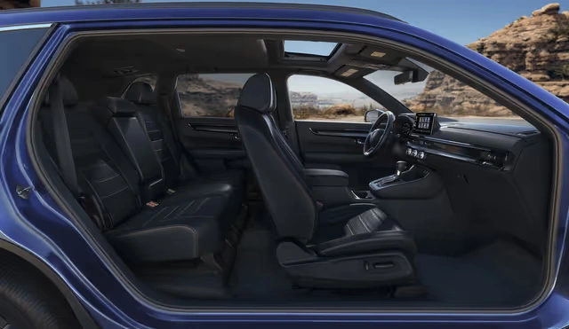 Harga Mobil Bekas CR-V 2023 Turun Puluhan Juta, Segini Pasaran Terbarunya! interior cr-v 2023 - Moladin