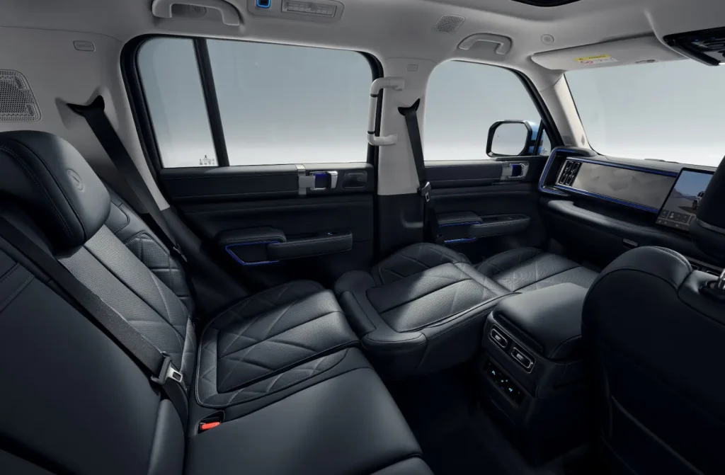 Denza B5 Siap Masuk Indonesia, SUV Hybrid Premium Bertenaga 600 DK! interior denza b5 - Moladin