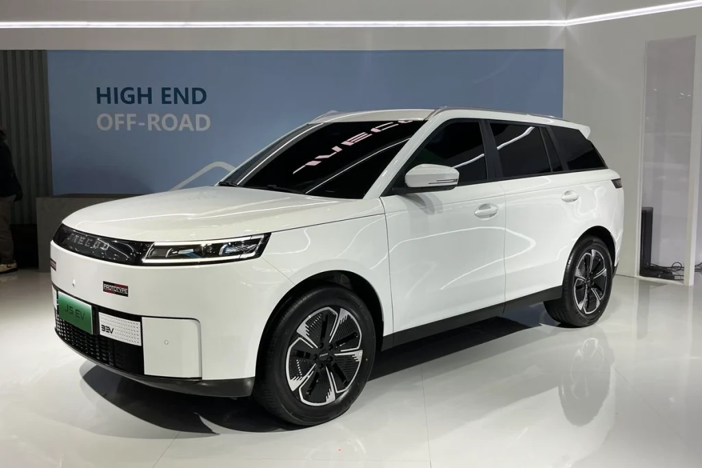 Chery Q vs Jaecoo J5 EV: Duel SUV Listrik Ringkas Rp 200 Jutaan, Mana Pilihan Terbaikmu? jaecoo j5 ev - Moladin
