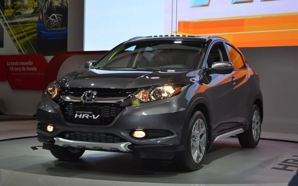 Mobil Bekas HR-V Gen 2 Tak Semahal Dulu, Cek Daftar Harganya! kelebihan HR-V gen 2 - Moladin