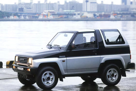 keuntungan membeli mobil kecil 4WD - Moladin