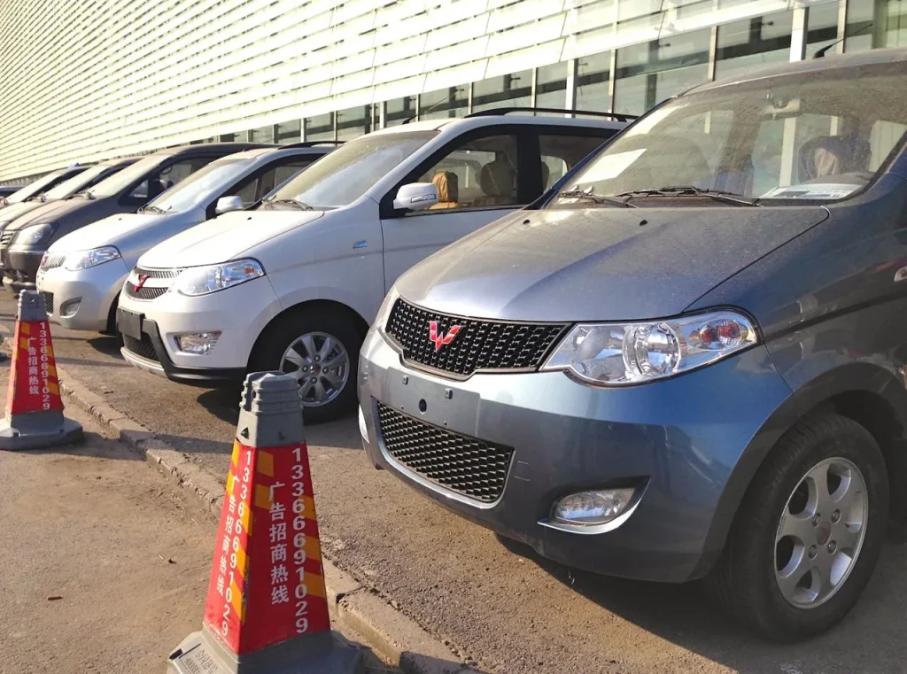 mobil China bekas 7-seater - Moladin