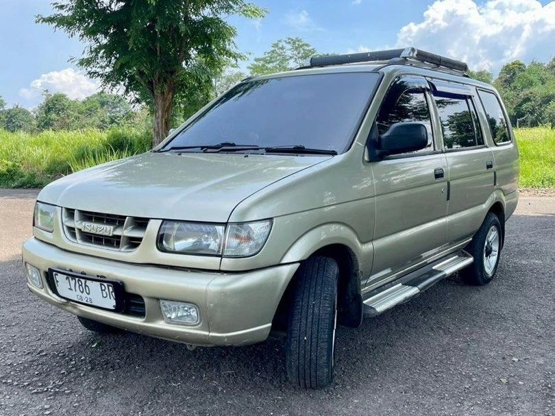 mobil bekas 7 seater 20 jutaan - Moladin