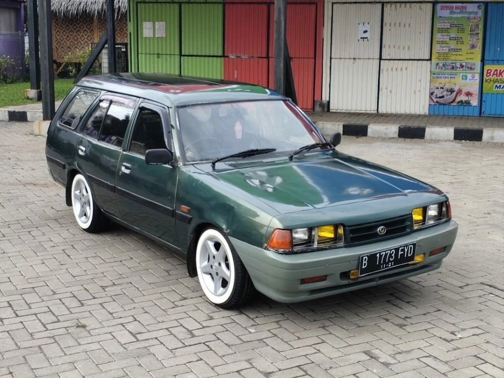 mobil bekas 7 seater 20 jutaan - Moladin