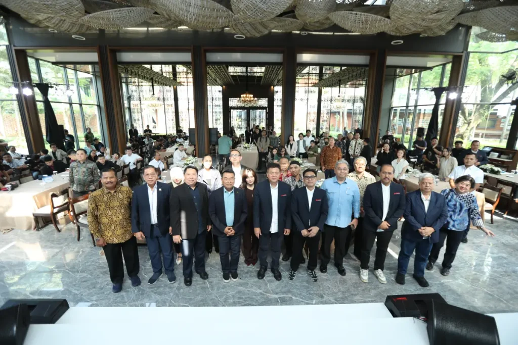 PEVS 2026 Siap Guncang Jakarta, Pameran Kendaraan Listrik Terbesar Kembali Bawa Teknologi Masa Depan Mobilitas pevs 2026 2