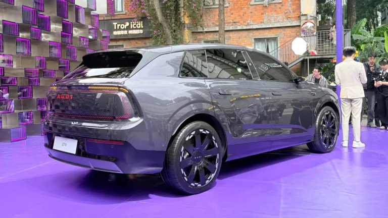AUDI E7X Resmi Meluncur, SUV Listrik Futuristis dengan Teknologi AI! tampilan AUDI E7X - Moladin