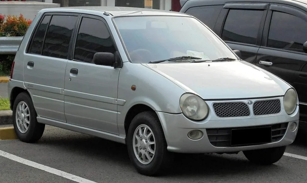 7 Mobil Bekas Seharga Motor 150 cc, Pas Buat Dijadiin First Car! Daihatsu Ceria mobil bekas seharga motor 150 cc - Moladin
