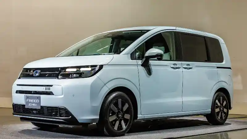 7 Mobil Honda Bekas 3 Baris untuk Keluarga, Ada yang Mulai Rp50 Jutaan! Freed mobil Honda bekas 3 baris - Moladin