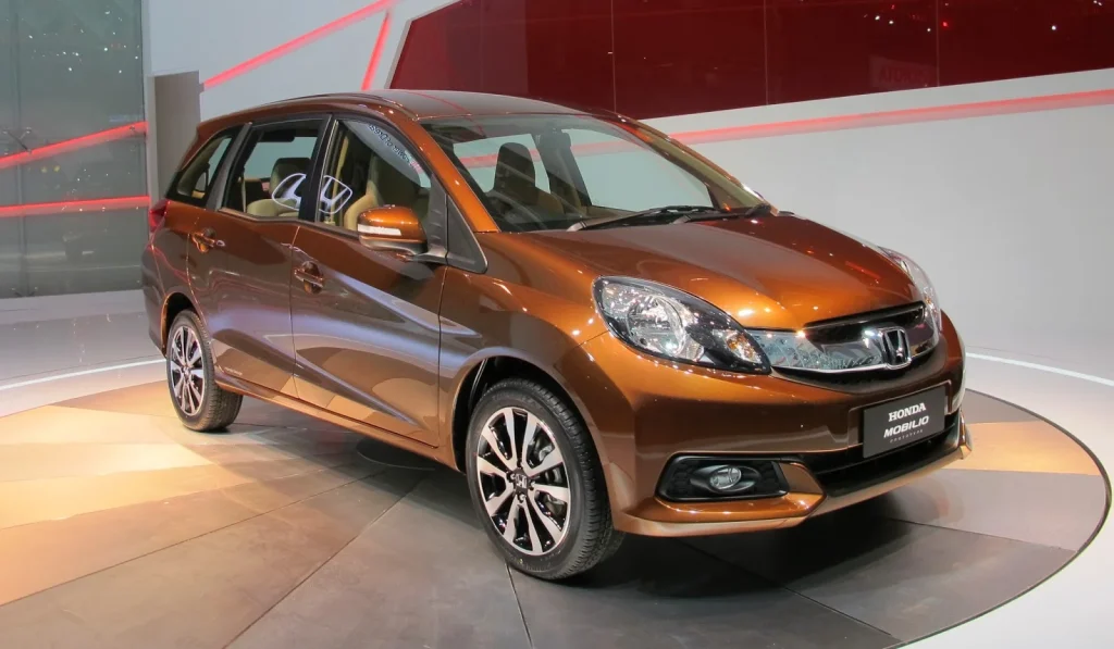 10 Mobil Bekas Setara Avanza di Bawah 100 Juta, Nyaman untuk Keluarga! Honda Mobilio E mobil bekas setara Avanza - Moladin