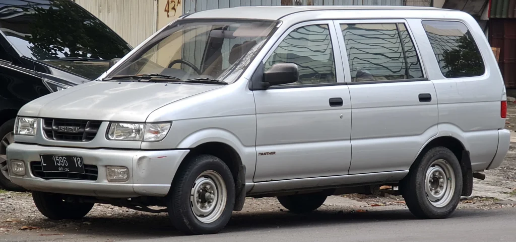 Isuzu Panther LM Smart 2001 mobil keluarga di bawah 50 juta minim masalah - Moladin