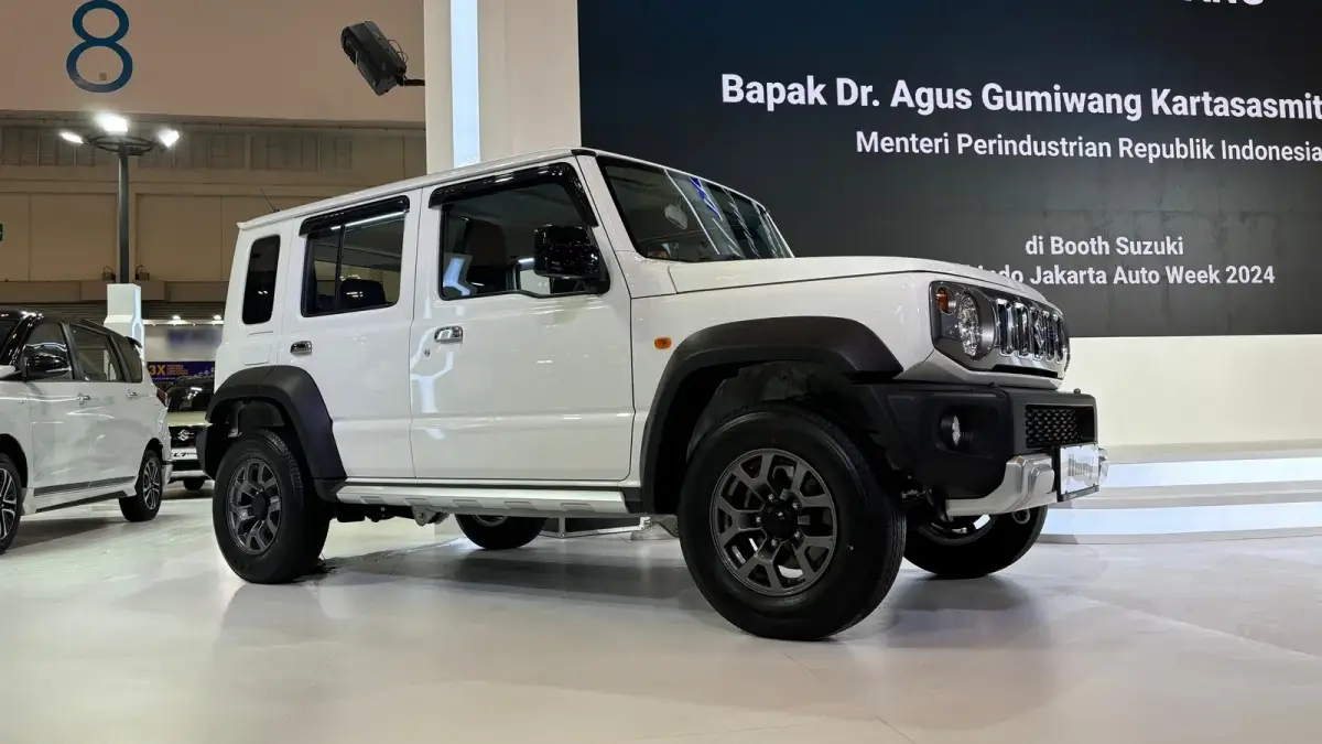 Suzuki Jimny 5-Pintu Rhino Edition Resmi Meluncur, Edisi Langka dengan Fitur Eksklusif! Suzuki Jimny 5-Pintu Rhino Edition Resmi Meluncur, Edisi Langka dengan Fitur Eksklusif!