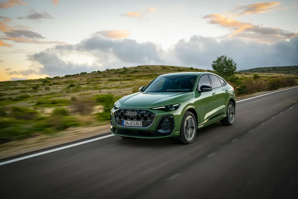 The New Audi Q5 Sportback in District Green 2