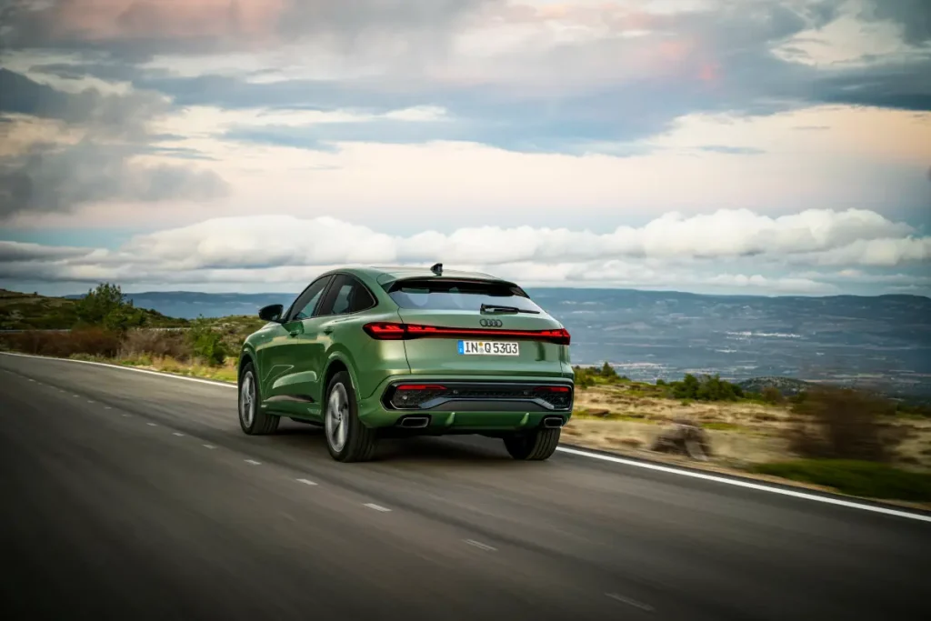 The New Audi Q5 Sportback in District Green 6