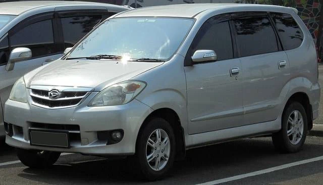 Toyota Avanza 2010 mobil 70 jutaan - Moladin