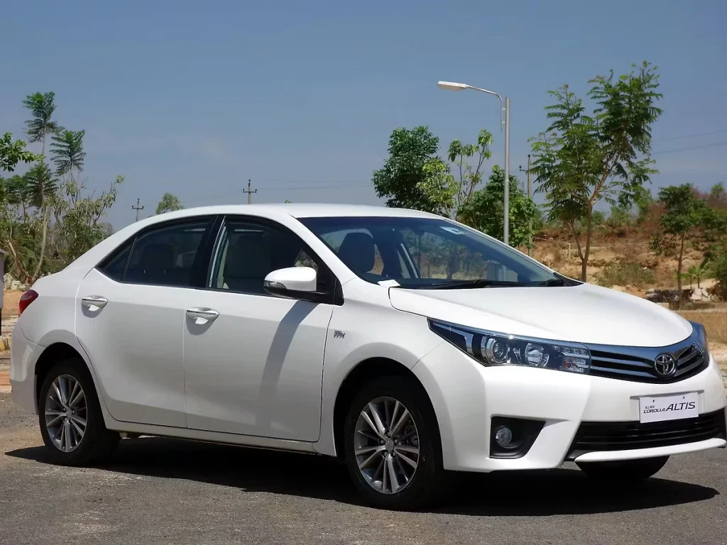 11 Mobil Bekas Murah Fitur Canggih yang Layak Dibeli, Harganya Bersahabat! Toyota Corolla Altis 2014 mobil bekas murah fitur canggih - Moladin