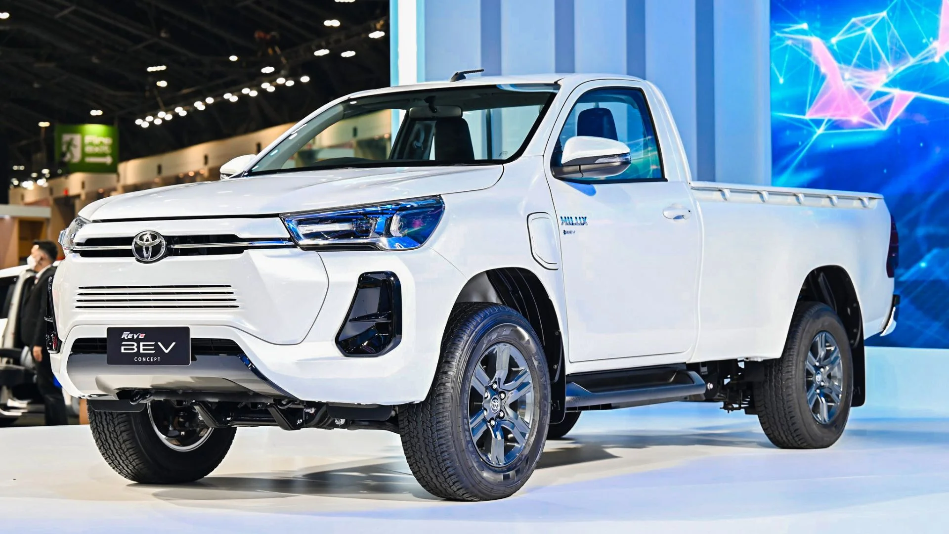Toyota Hilux BEV Terdaftar di Indonesia, NJKB Tembus Rp674 Juta!