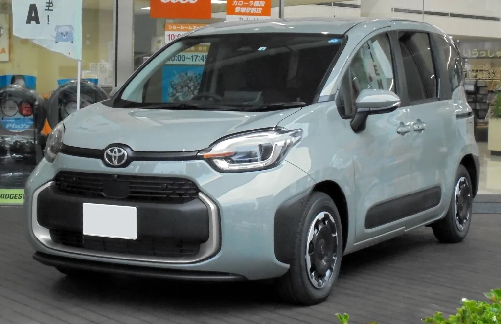 8 Mobil Bekas Nyaman untuk Penumpang Lansia, Kabin Lega & Empuk! Toyota Sienta mobil bekas nyaman untuk penumpang lansia - Moladin