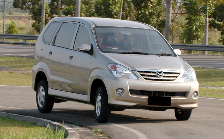 10 Mobil Daihatsu Matic Bekas Masih Layak Pakai, Harganya Mulai Rp50 Jutaan! Xenia 2010 mobil Daihatsu matic bekas - Moladin