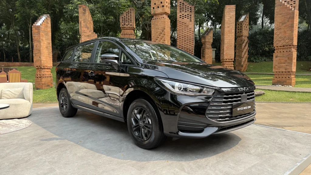 Spek BYD M6 DM Termurah, PHEV 7 Penumpang yang Punya Tenaga 207 Hp byd m6 dm classic - Moladin