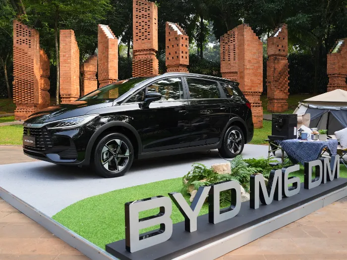 Perbedaan BYD M6 DM Classic dan Cross, Selisih Rp92 Juta Worth It? byd m6 dm cross - Moladin