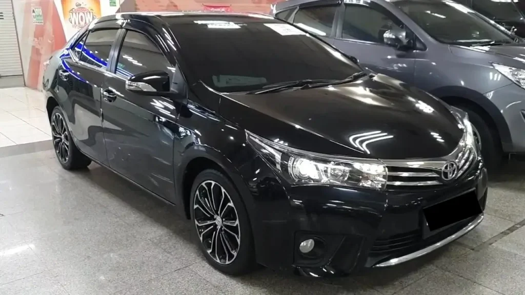 corolla altis 2015