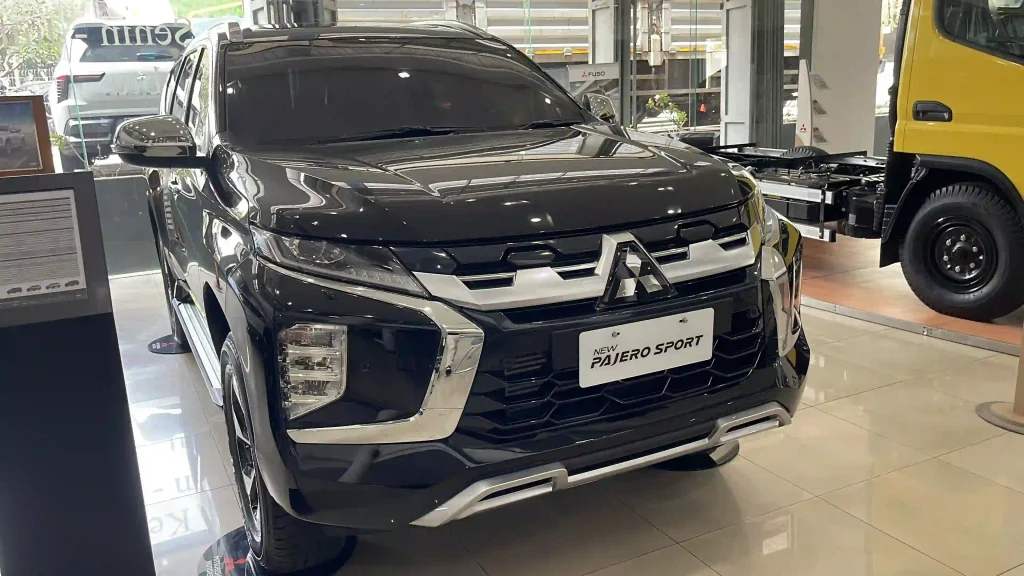 harga OTR mobil Pajero Sport - Moladin