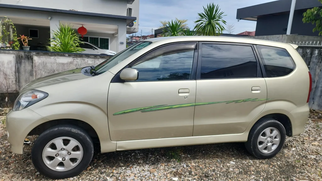 harga mobil bekas avanza 2006 - Moladin
