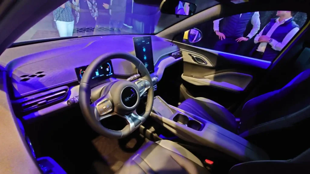 interior BYD Dolphin G - Moladin