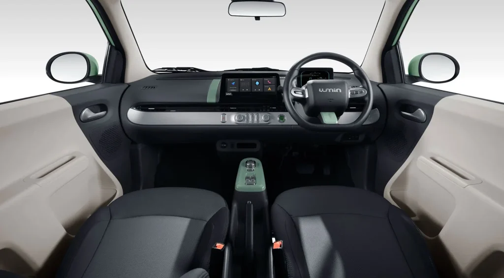 Harga Changan Lumin EV 2026 Terbaru, Cuma Rp200 Jutaan dengan Jarak Tempuh 301 Km! kabin changan lumin ev - Moladin