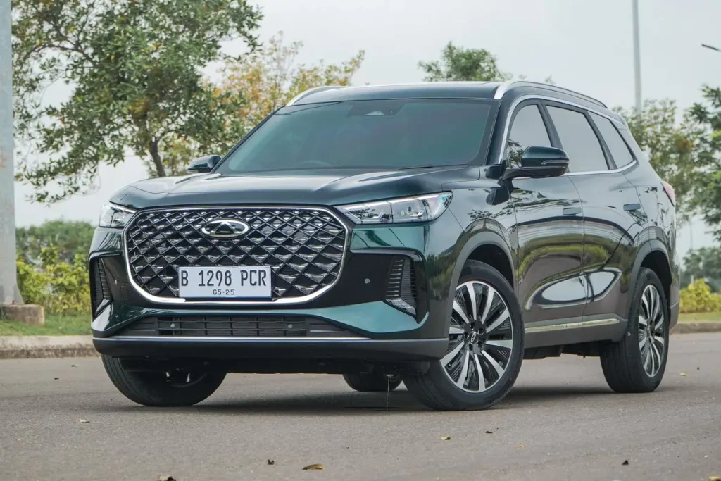 mobil phev mei terlaris - Moladin