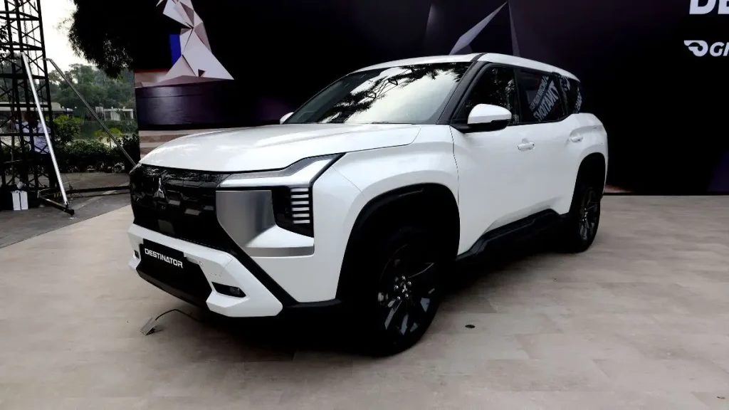 13 Model Baru Mobil Mitsubishi Siap Meluncur hingga 2030, Pajero Reborn Jadi Sorotan! model baru mobil mitsubishi siap hadir - Moladin