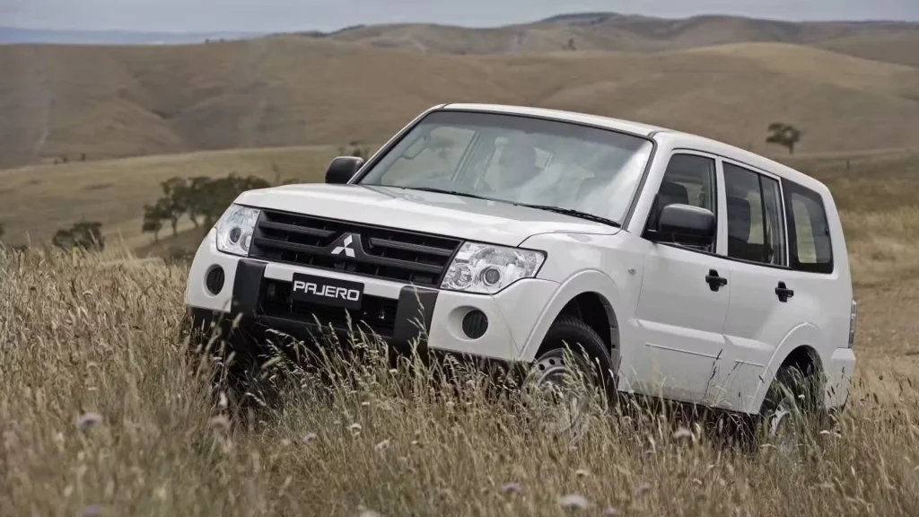 Mobil Bekas Pajero Gen 2 Masih Layak Dibeli? Ini Spesifikasi, Harga dan Tips Membelinya sekilas mengenai pejero gen 2 - Moladin